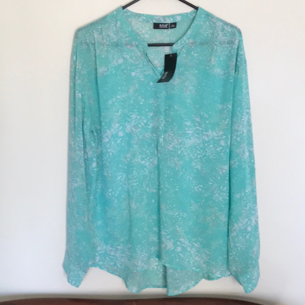 Beautiful sea green semi sheer tunic. Size XL NWT